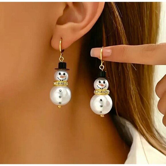 18K Gold Plated Charming Snowman Dangle Earrings - Picture 3 of 3